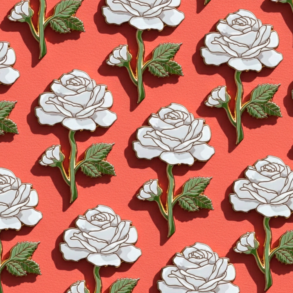 Pin's Émail Rose Blanche - Broche Fleur Élégante & Symbolique