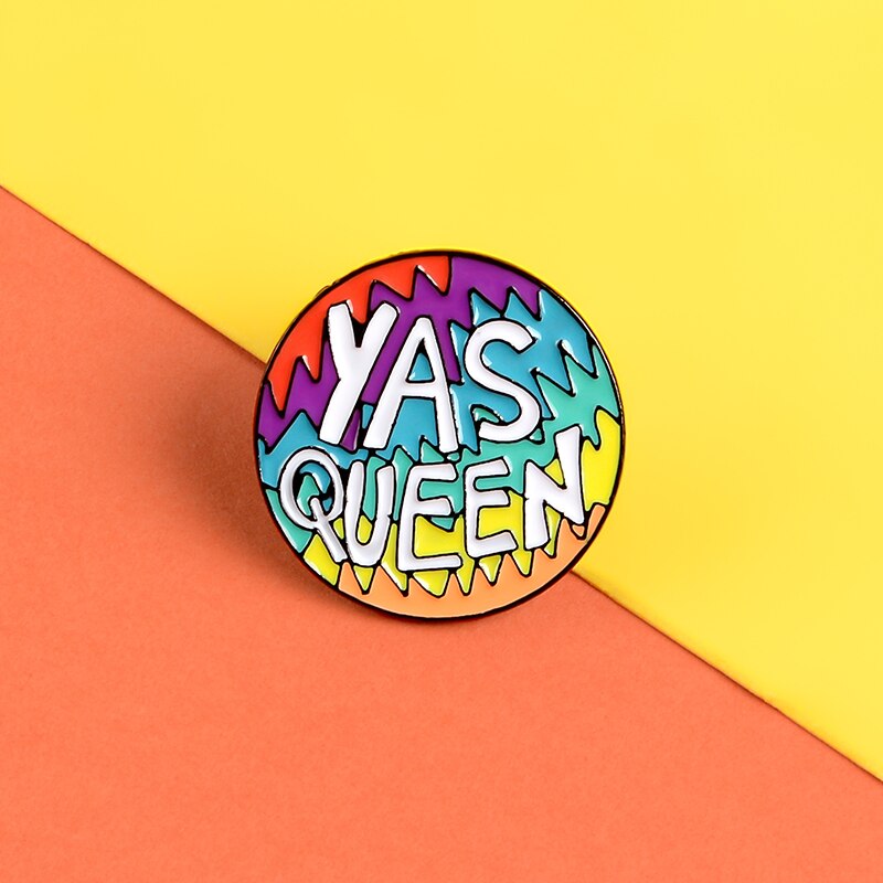 Pins Arc en Ciel "Yas Queen" Pins arc-en-ciel Insignes Gay Pride & LGBT