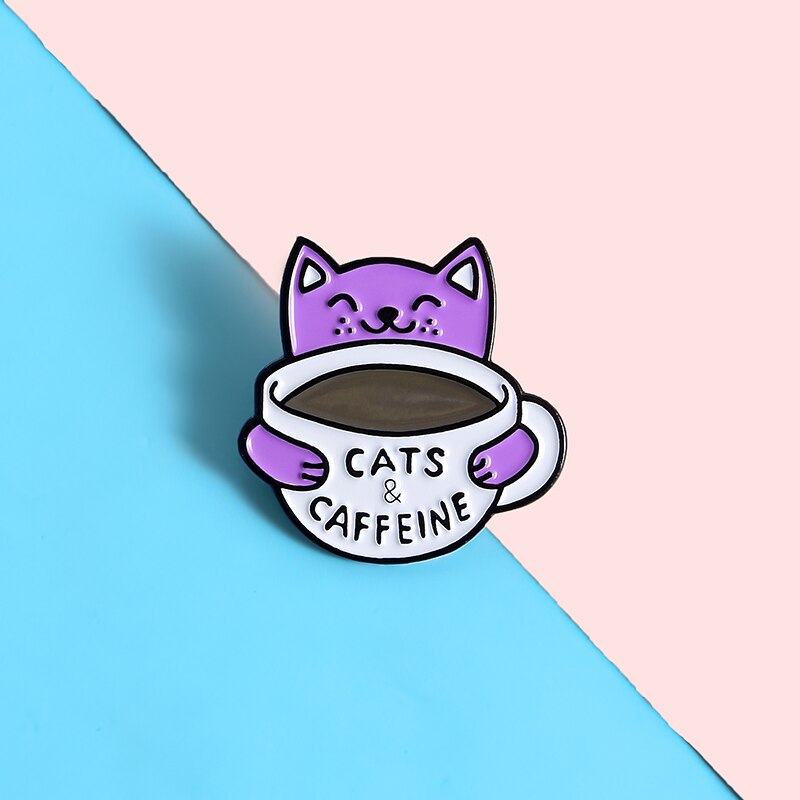 Adorable Pins Chat Kawaii dans une Tasse de Café - Pin's Original Cats & Caffeine