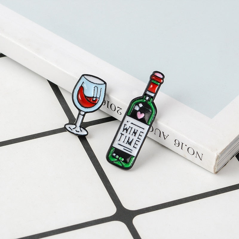 Pins mignon coeur et bouteille de vin - Pins Fan de Bon Vin