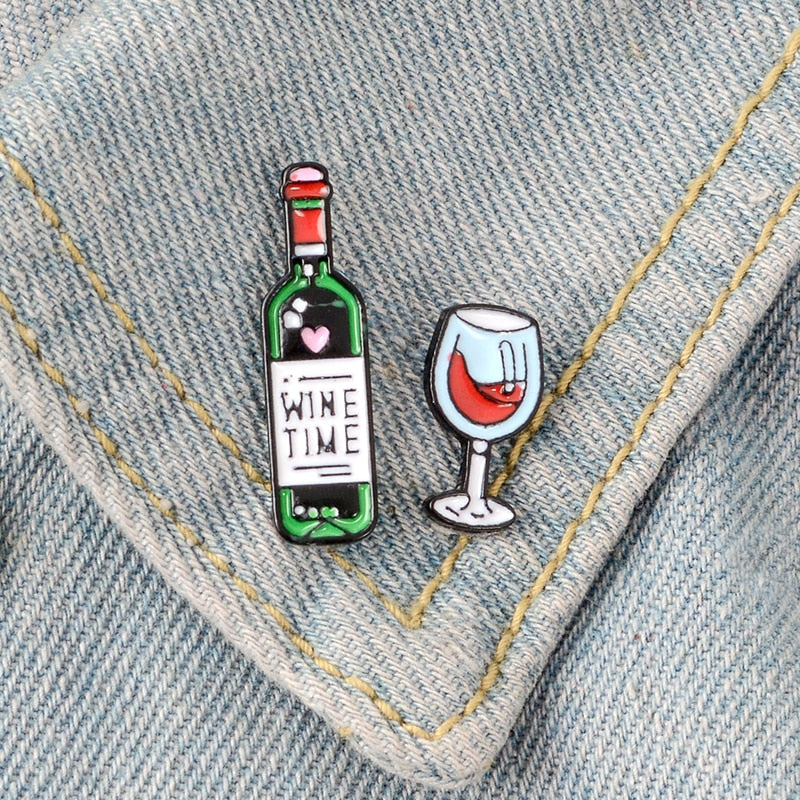 Pins mignon coeur et bouteille de vin - Pins Fan de Bon Vin