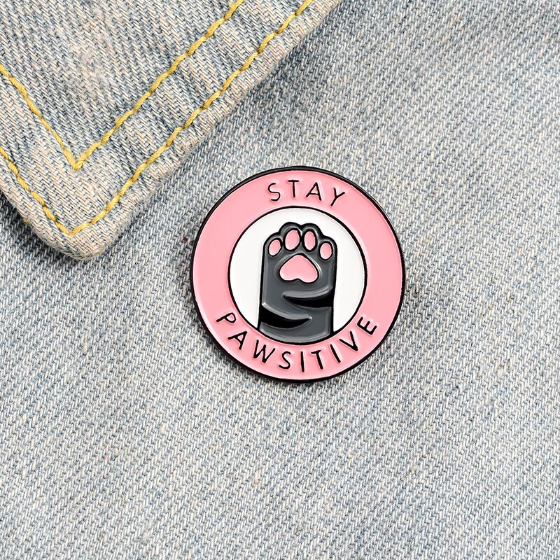 Pins original Pins Patte de Chat avec Message Ultra Cool