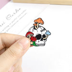 Pins Crâne Squelette avec Plante Et Champignon - Pins Tête de mort Gothique Fun