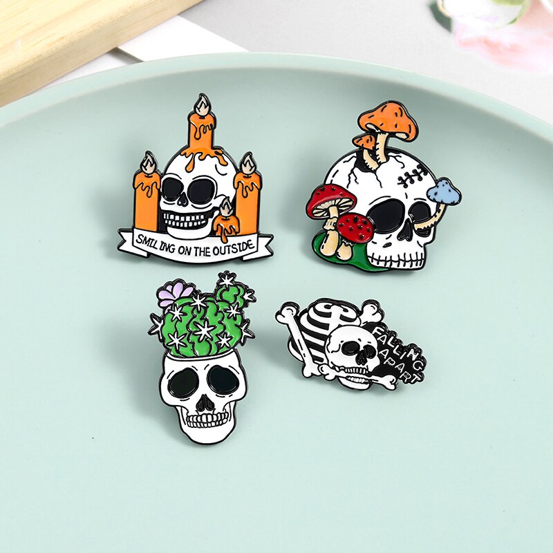 Pins Crâne Squelette avec Plante Et Champignon - Pins Tête de mort Gothique Fun