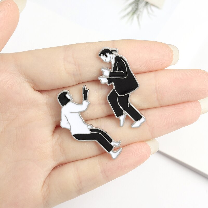 Pin's Vintage culte dance des années 90