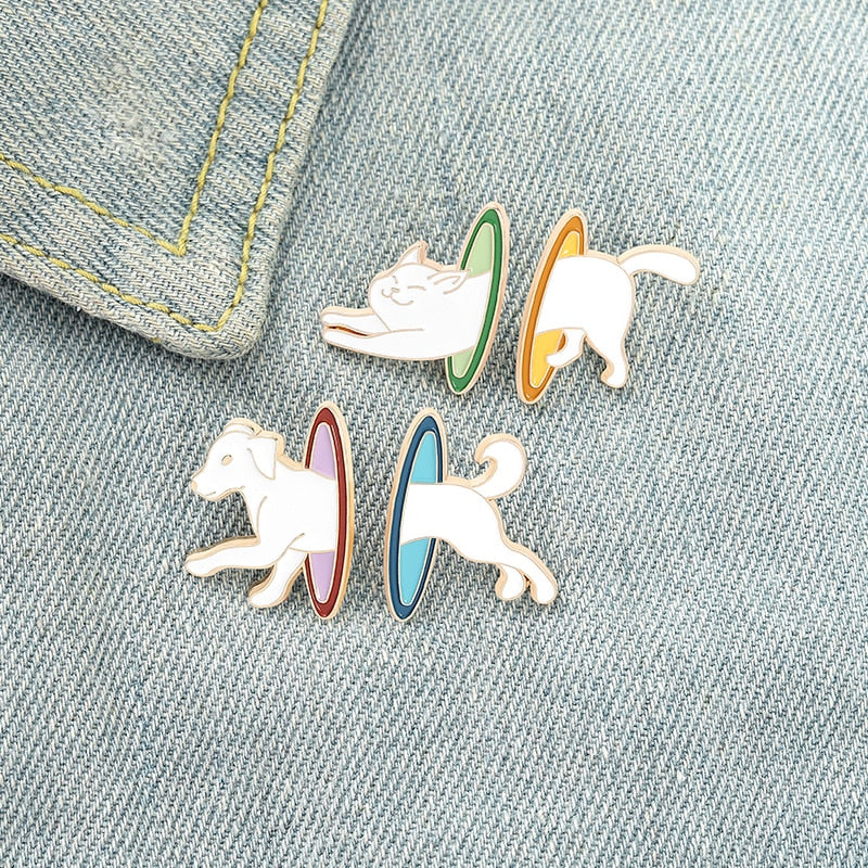 Pins chat cirque cartoon mignon dans cerceau pins émaillé avec chainette Pins mignons femme enfant