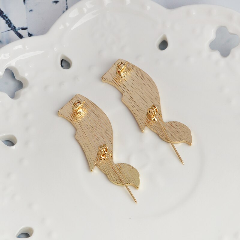 Pins Poisson japonais Koi Broche en émail poisson